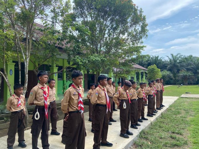 MTsN 5 Batang Hari Gelar Latihan Rutin Ekstrakurikuler Pramuka