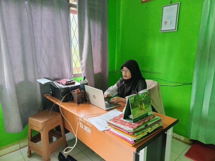 Kaur TU MTsN 5 Batang Hari Tingkatkan Kompetensi melalui Bimtek Implementasi Manajemen Madrasah 2026 Kaur TU MTsN 5 Batang Hari Tingkatkan Kompetensi melalui Bimtek Implementasi Manajemen Madrasah 2026
