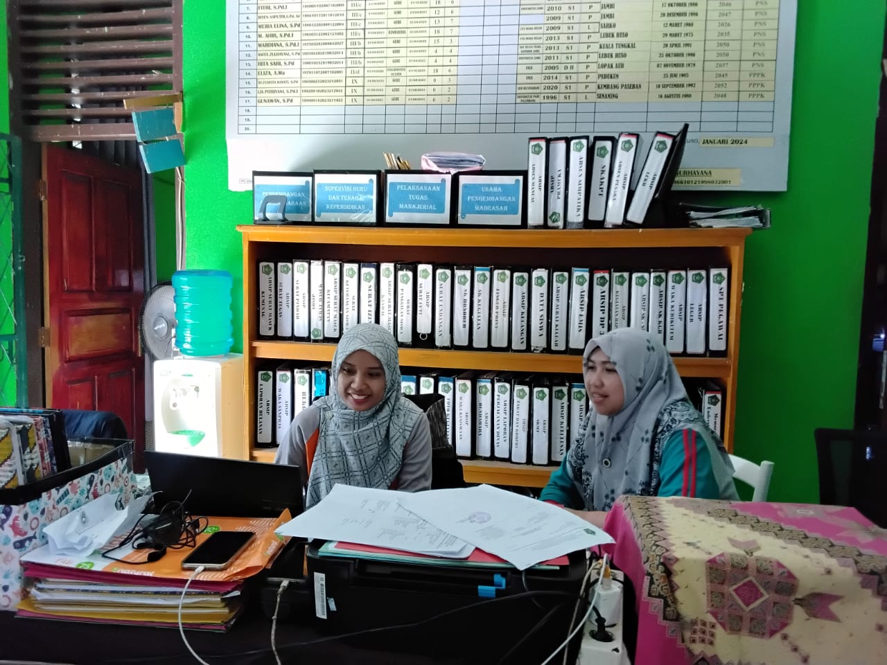 Tim Website MTsN 5 Batang Hari Menginisiasi Diskusi Inovatif dan Interaktif