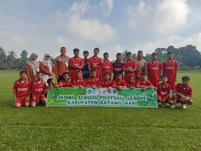Tim Sepak Bola MTsN 5 Batang Hari Berlaga di Ajang Liga Pelajar Provinsi Jambi Regional Batang Hari Tim Sepak Bola MTsN 5 Batang Hari Berlaga di Ajang Liga Pelajar Provinsi Jambi Regional Batang Hari
