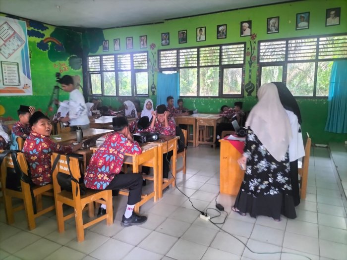 Guru Al-Quran Hadis MTsN 5 Batang Hari Gelar Pembuatan Video UKIN PPG Dalam Jabatan Batch 3 Mapel PAI Guru Al-Quran Hadis MTsN 5 Batang Hari Gelar Pembuatan Video UKIN PPG Dalam Jabatan Batch 3 Mapel PAI