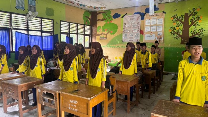 Wujudkan Nasionalisme, MTsN 5 Batang Hari Dengarkan Lagu Indonesia Raya Serentak Pukul 10.00 WIB