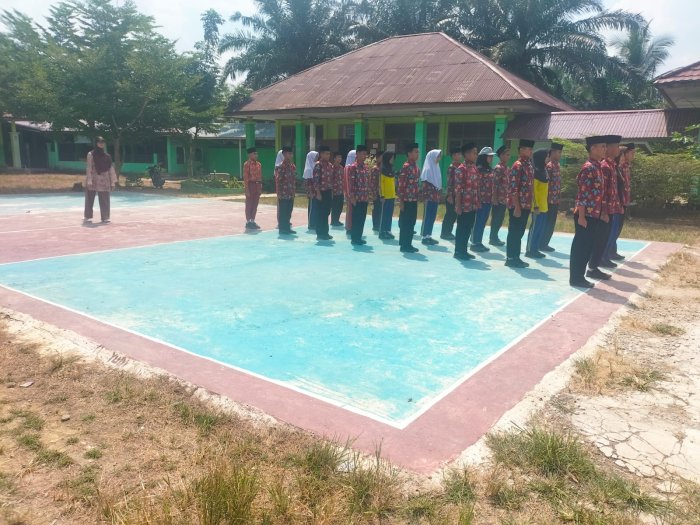 MTsN 5 Batang Hari Gelar Latihan LKBB untuk Persiapan Lomba HUT Kemerdekaan RI ke-81 Tingkat Kecamatan Pemayung