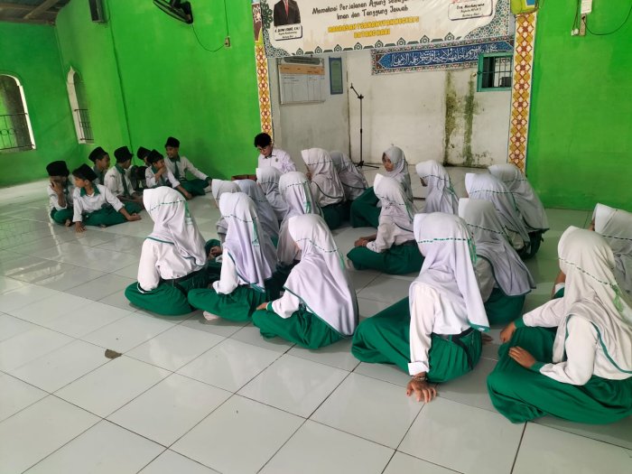 Pembina dan Pengurus OSIM MTsN 5 Batang Hari Gelar Briefing Pemantapan Pembuatan Video PMBM 2026/2027