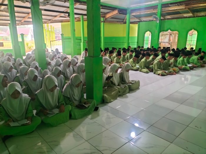 MTsN 5 Batang Hari Gelar Yasinan dan Doa Bersama, Wujud Syukur atas Kelancaran TKA Kelas IX