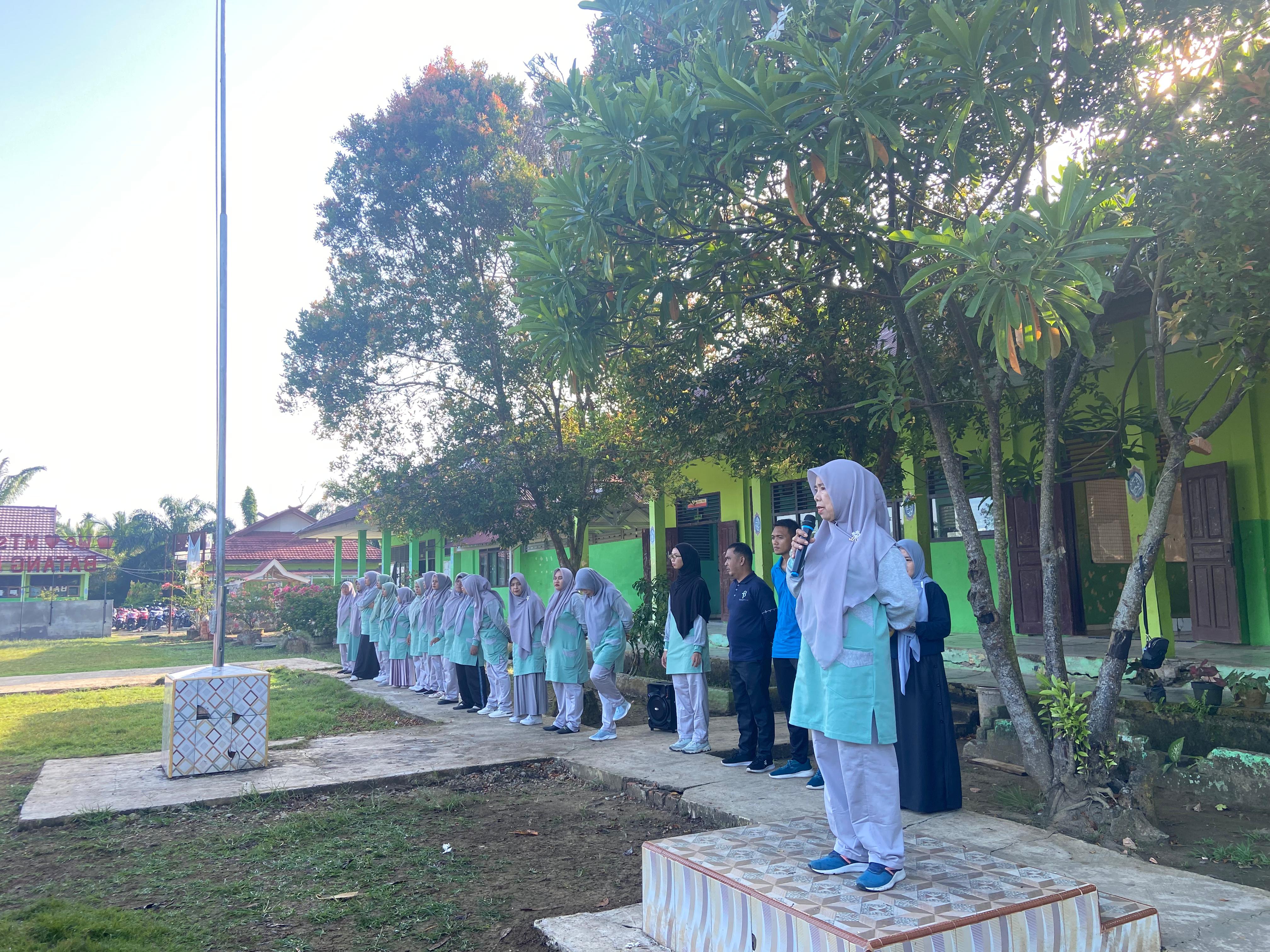 Class Meeting MTsN 5 Batang Hari Dimulai dengan Ritual Apel Pembukaan Class Meeting MTsN 5 Batang Hari Dimulai dengan Ritual Apel Pembukaan