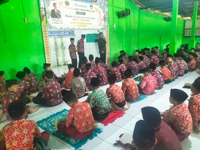 Pembina Agama MTsN 5 Batang Hari Sampaikan Kultum tentang Pentingnya Mengikuti Kegiatan Positif Pembina Agama MTsN 5 Batang Hari Sampaikan Kultum tentang Pentingnya Mengikuti Kegiatan Positif