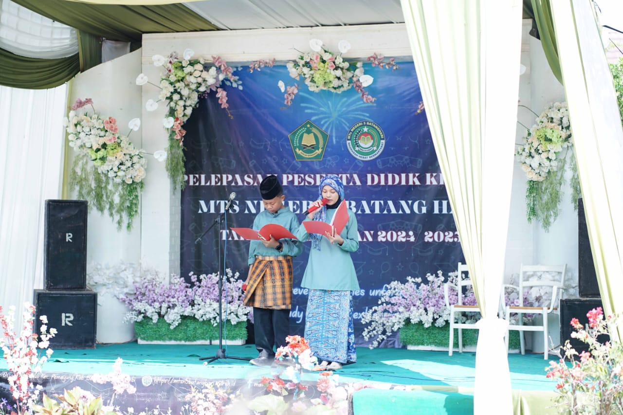 MC Berbakat Siswa-Siswi MTsN 5 Batang Hari MC Berbakat Siswa-Siswi MTsN 5 Batang Hari