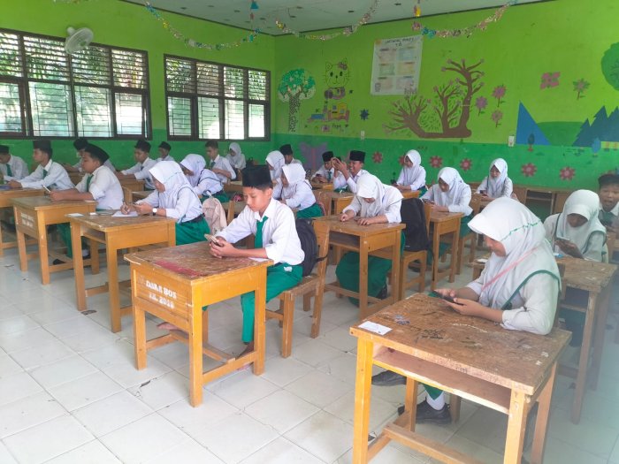 ASAS Genap Kelas IX MTsN 5 Batang Hari Dimulai, Hari Pertama Berjalan Lancar