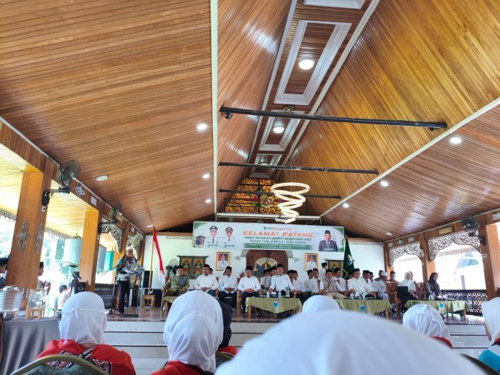 Kepala dan Guru MTsN 5 Batang Hari Tiba di Tanah Air Usai Menunaikan Ibadah Haji Tahun 1447 H/2026 M