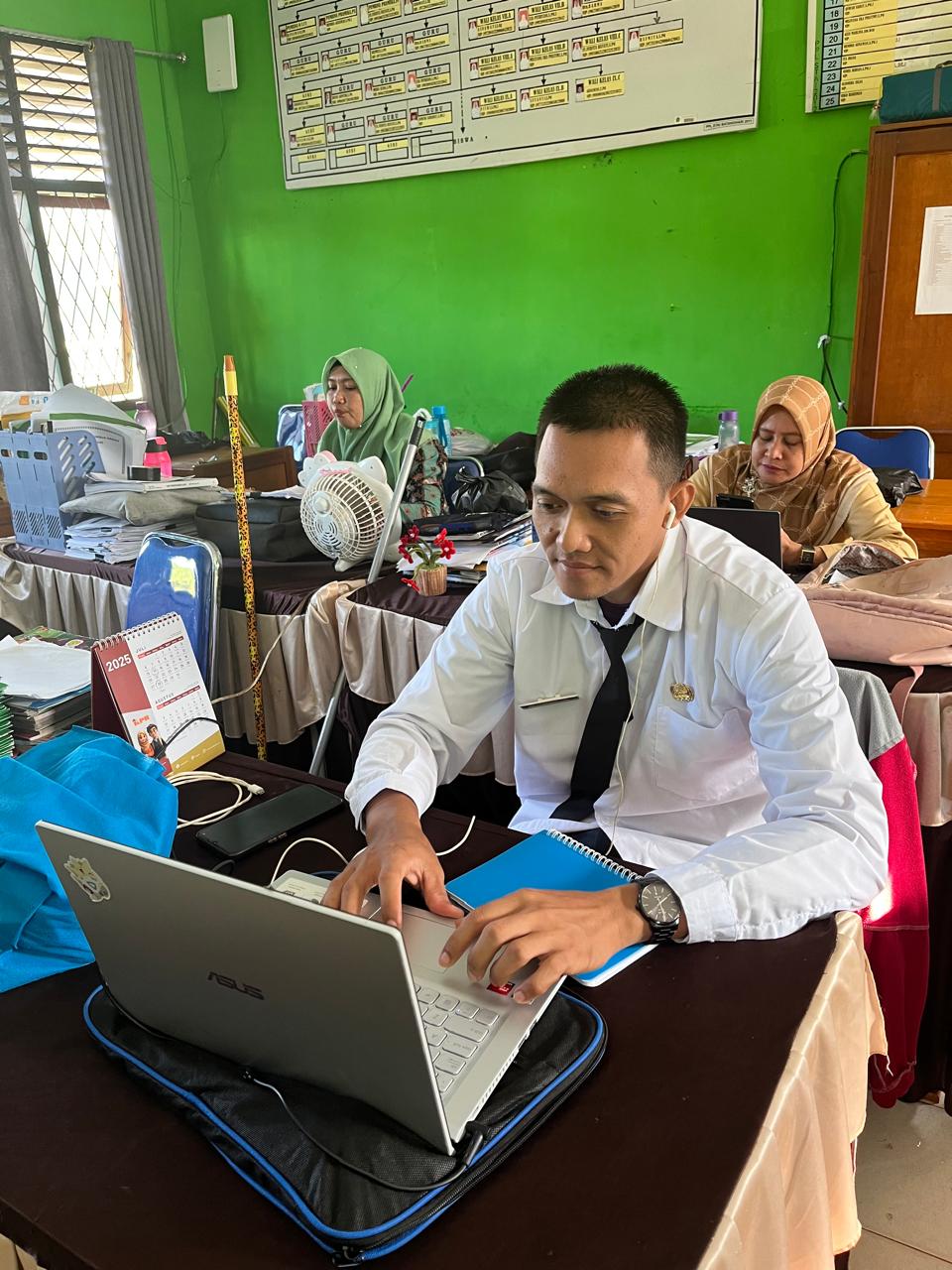 CPNS MTsN 5 Batang Hari Ikuti Zoom Meeting Latsar 2025