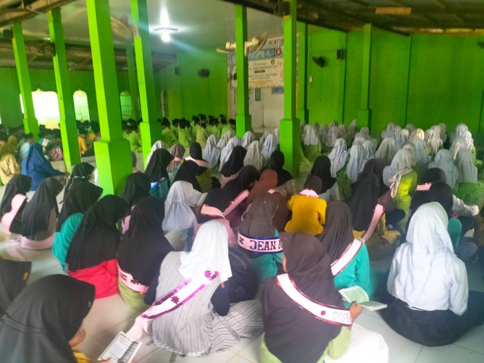 MTsN 5 Batang Hari Gelar Pembacaan Surah Yasin, Tahlil, dan Doa Bersama Perdana Semester Ganjil TP 2026/2027 MTsN 5 Batang Hari Gelar Pembacaan Surah Yasin, Tahlil, dan Doa Bersama Perdana Semester Ganjil TP 2026/2027