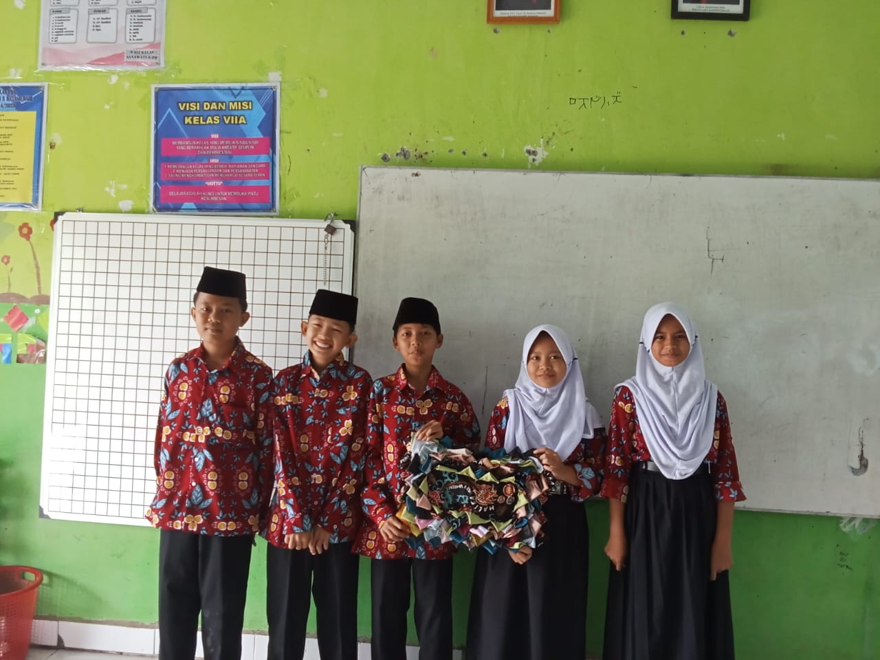 Serbet Dari Kain Perca : P5 Tema Kewirausahaan Kelas VIIA