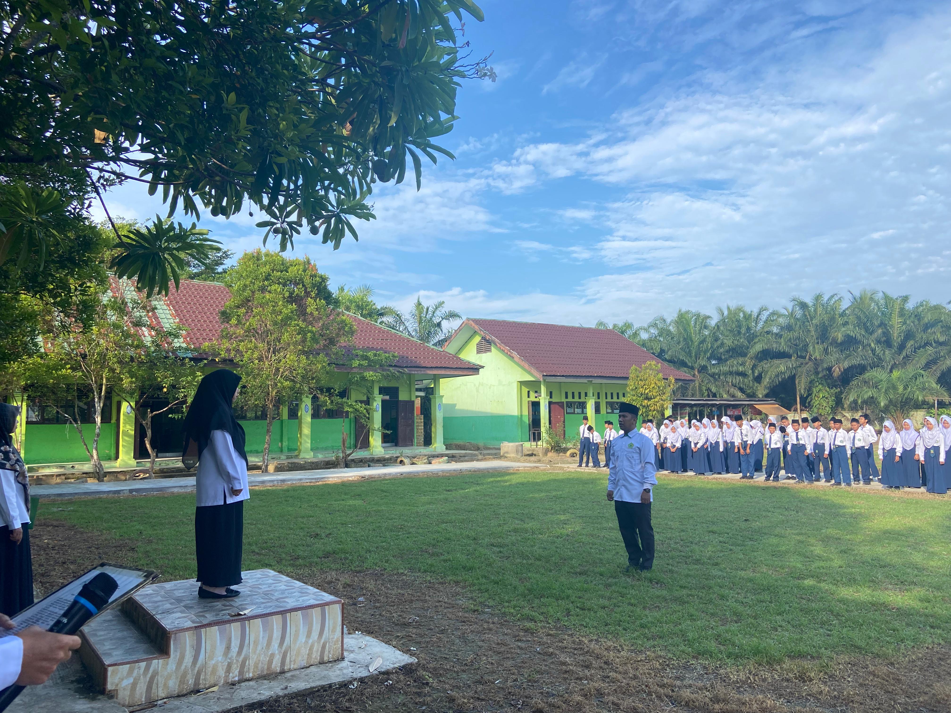 MTsN 5 Batanghari Gelar Upacara Hari Kebangkitan Nasional ke-117 MTsN 5 Batanghari Gelar Upacara Hari Kebangkitan Nasional ke-117