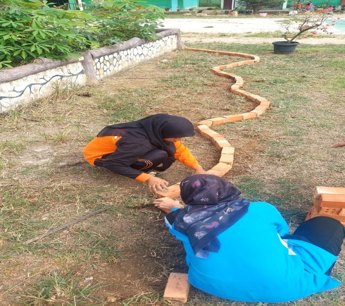 MTsN 5 Batang Hari Buat Taman Madrasah untuk Ciptakan Lingkungan yang Asri dan Edukatif MTsN 5 Batang Hari Buat Taman Madrasah untuk Ciptakan Lingkungan yang Asri dan Edukatif