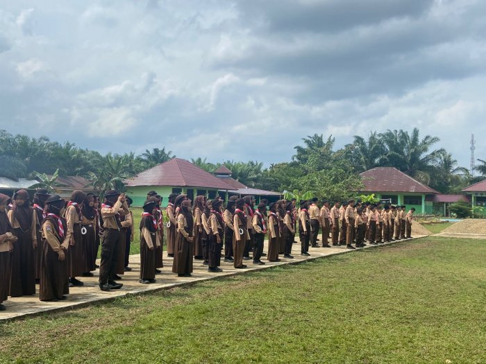 MTsN 5 Batang Hari Mantapkan Pembinaan Karakter melalui Latihan Rutin Pramuka MTsN 5 Batang Hari Mantapkan Pembinaan Karakter melalui Latihan Rutin Pramuka