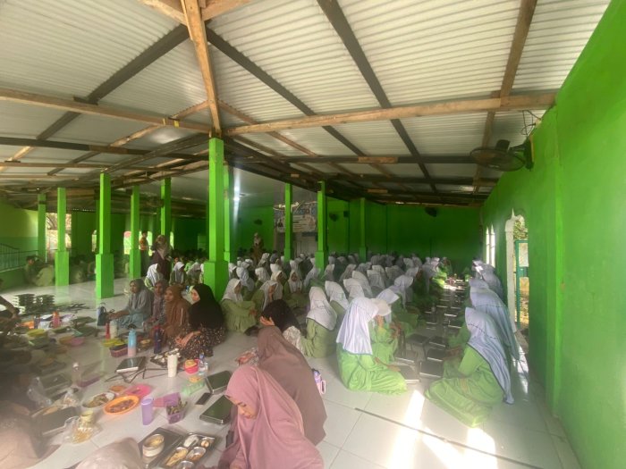 MTsN 5 Batang Hari Gelar Makan Bersama Sambut Bulan Suci Ramadan MTsN 5 Batang Hari Gelar Makan Bersama Sambut Bulan Suci Ramadan