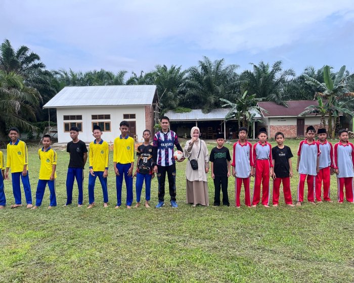 Hari Pertama Classmeeting Berlangsung Meriah, Pertandingan Bola Kaki dan Badminton Ganda Putri Sajikan Aksi Sengit