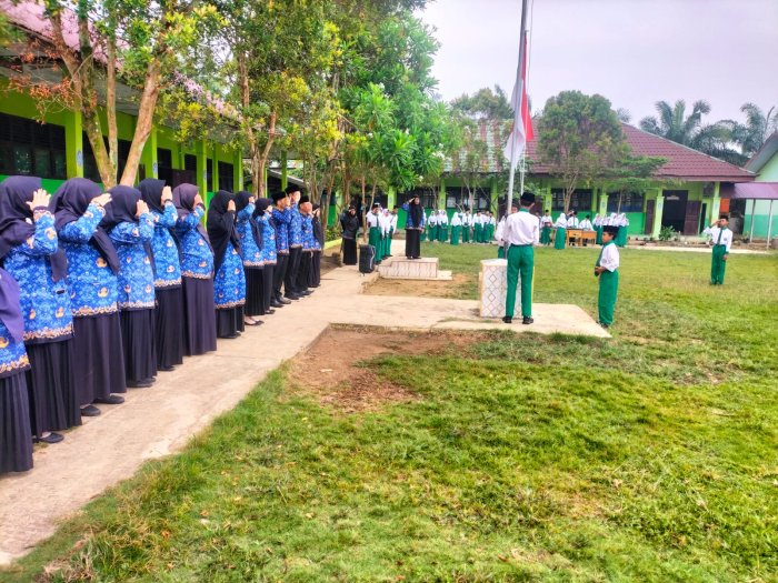 MTsN 5 Batang Hari Gelar Upacara Bendera Peringati Hari Pahlawan Tahun 2025 MTsN 5 Batang Hari Gelar Upacara Bendera Peringati Hari Pahlawan Tahun 2025