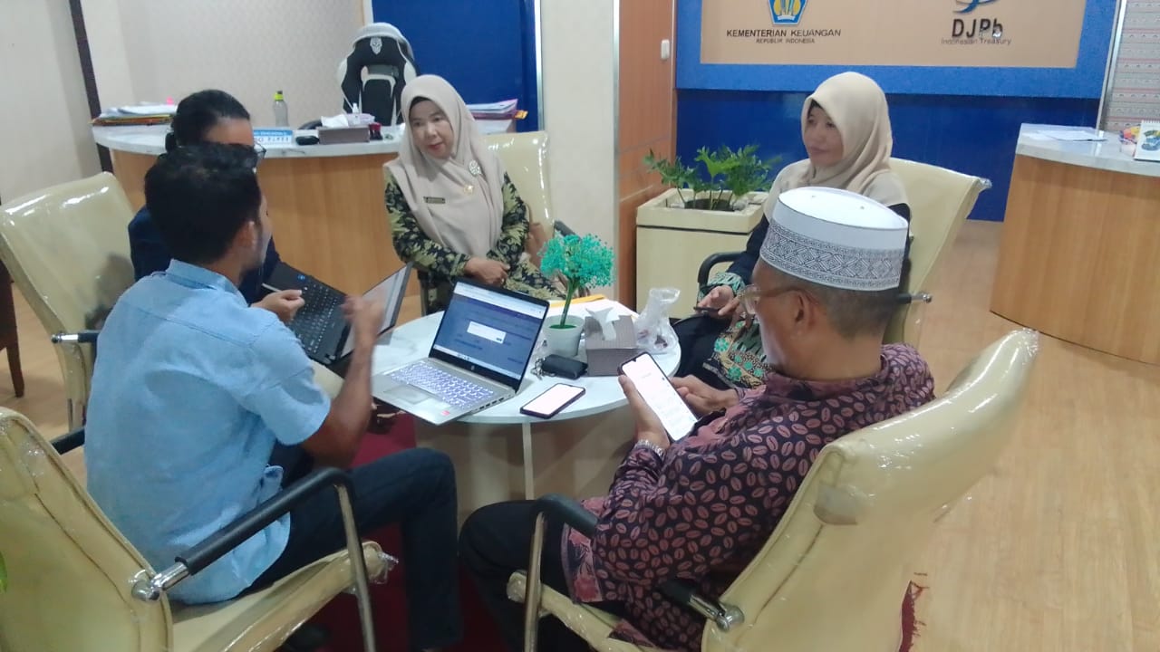 Tim Pengelola Keuangan di MTsN 5 Batang Hari : Wujudkan Tata Kelola yang Lebih Baik Tim Pengelola Keuangan di MTsN 5 Batang Hari : Wujudkan Tata Kelola yang Lebih Baik