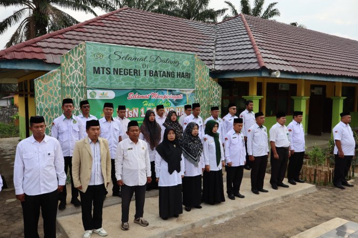 Kepala MTsN 5 Batang Hari Ikuti Pembukaan OMI Tingkat Kabupaten di MTsN 1 Batang Hari Kepala MTsN 5 Batang Hari Ikuti Pembukaan OMI Tingkat Kabupaten di MTsN 1 Batang Hari