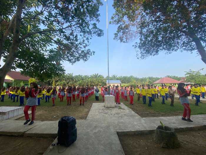 Senam Pagi Warnai Awal Pembelajaran di MTsN 5 Batang Hari Senam Pagi Warnai Awal Pembelajaran di MTsN 5 Batang Hari