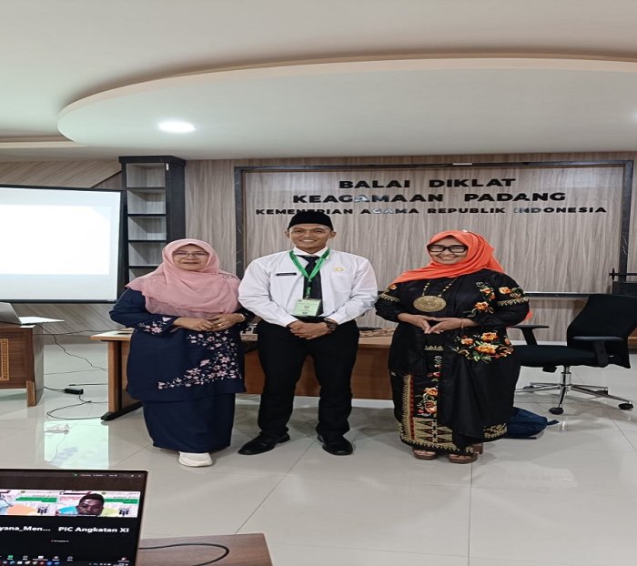 Guru CPNS PJOK MTsN 5 Batang Hari Gelar Seminar Akhir Laporan Aktualisasi di BDK Padang