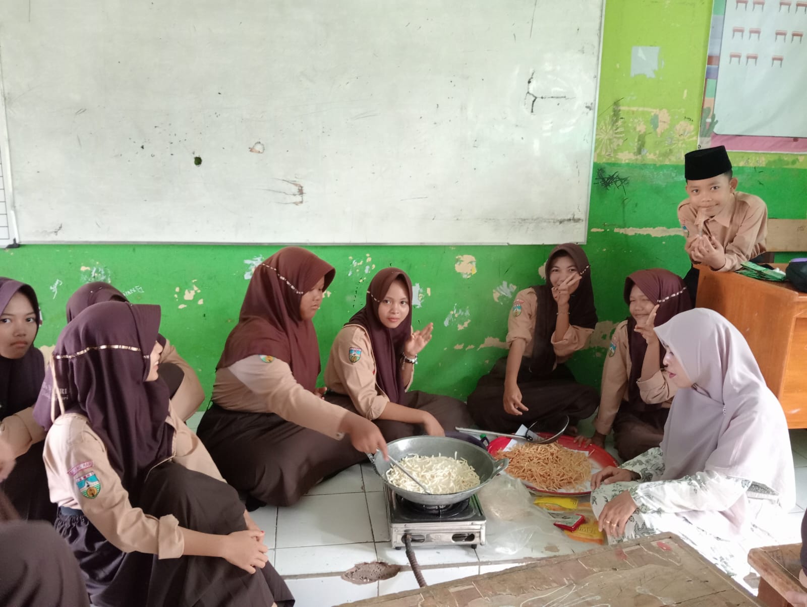 P5RA TEMA KEWIRAUSAHAAN FASE D MTSN 5 BATANG HARI : OLAHAN MAKANAN RINGAN SIAP DIPASARKAN P5RA TEMA KEWIRAUSAHAAN FASE D MTSN 5 BATANG HARI : OLAHAN MAKANAN RINGAN SIAP DIPASARKAN