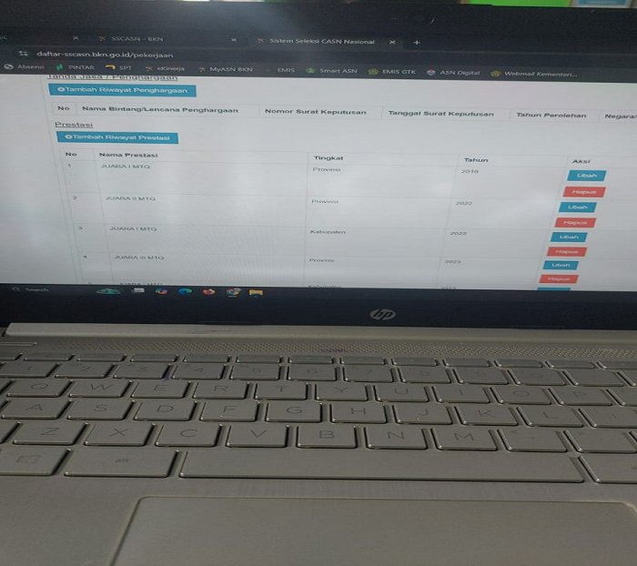 Guru MTsN 5 Batang Hari Lengkapi Bahan Seleksi PPPK Paruh Waktu