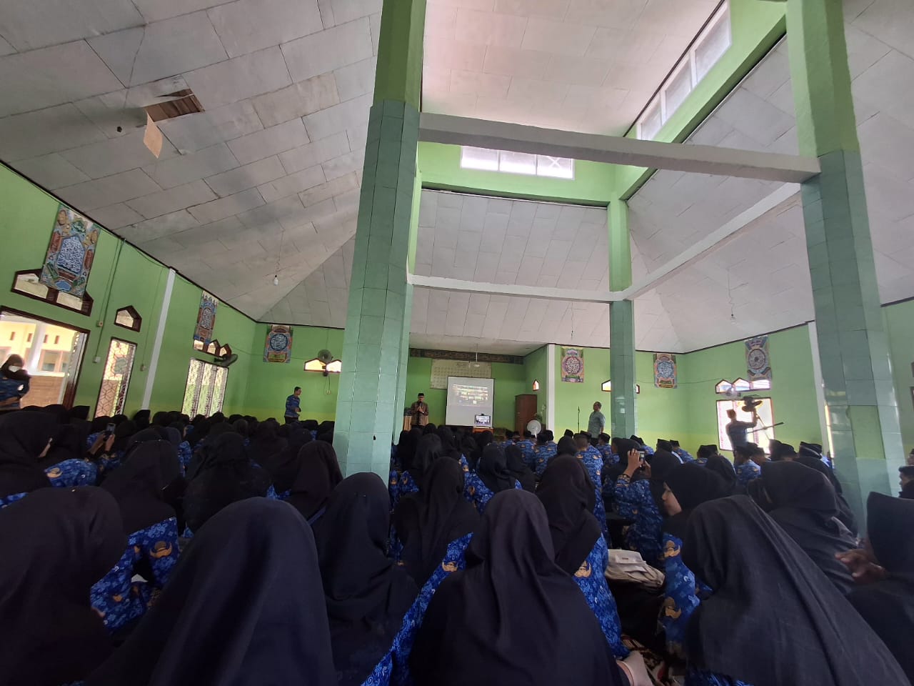 CPNS dan PPPK MTsN 5 Batang Hari Ikuti Kegiatan Pembinaan Kepegawaian Secara Daring CPNS dan PPPK MTsN 5 Batang Hari Ikuti Kegiatan Pembinaan Kepegawaian Secara Daring