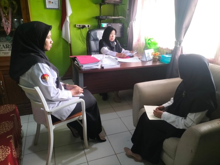 Kepala MTsN 5 Batang Hari Gelar Rapat Koordinasi Persiapan Program Makan Gratis Bergizi Kepala MTsN 5 Batang Hari Gelar Rapat Koordinasi Persiapan Program Makan Gratis Bergizi