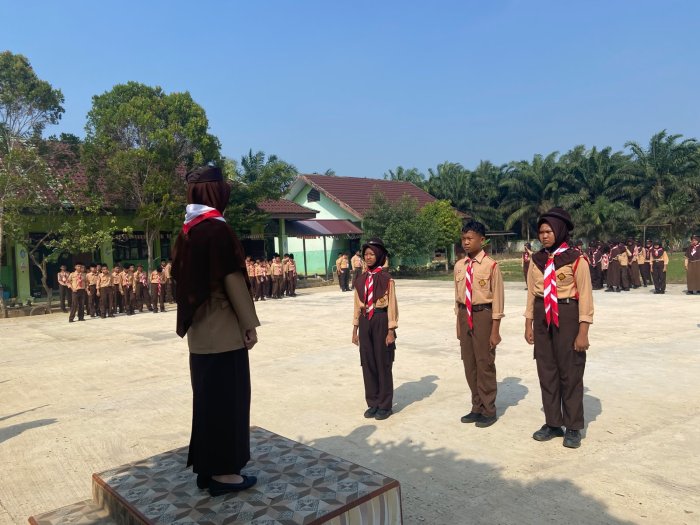 Upacara Penutupan LT 1 Gudep 04.141-04.142 MTsN 5 Batang Hari Berlangsung Lancar Upacara Penutupan LT 1 Gudep 04.141-04.142 MTsN 5 Batang Hari Berlangsung Lancar