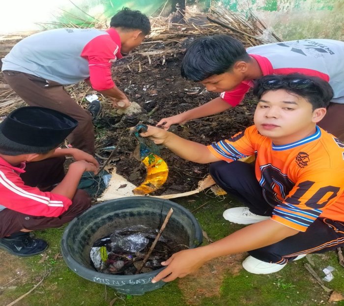 MTsN 5 Batang Hari Gelar Kegiatan Tanah Bakar untuk Mendukung Program Penghijauan Madrasah