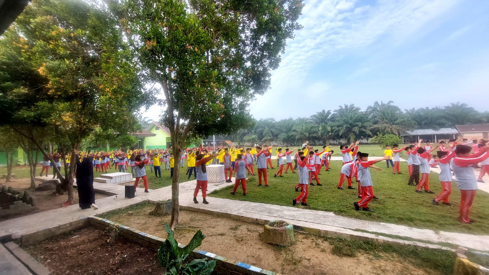 SENAM SEHAT PADA PAGI SABTU DI MTSN 5 BATANG HARI