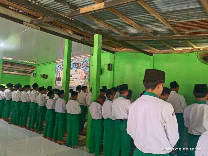 Nuansa Religius Terasa di MTsN 5 Batang Hari dengan Sholat Dzuhur Berjamaah di Bulan Ramadhan 1447 H