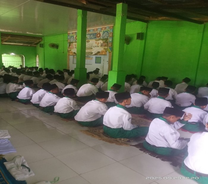 Gema Dzikir Merdu Berkumandang di Mushola Miftahul Jannah MTsN 5 Batang Hari