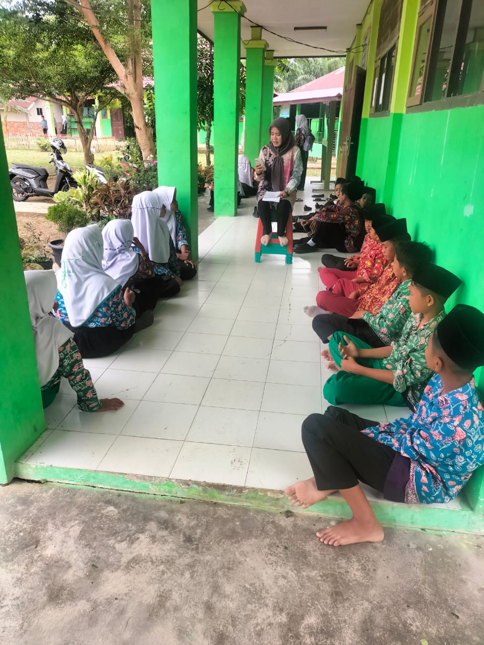 Wakasis MTsN 5 Batang Hari Gelar Sosialisasi Beasiswa BAZNAS kepada Siswa Penerima