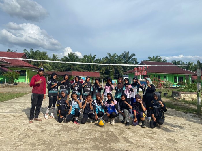 Tim Voli Putra dan Putri MTsN 5 Batang Hari Gelar Sparing dengan SMPN 7 Batang Hari Tim Voli Putra dan Putri MTsN 5 Batang Hari Gelar Sparing dengan SMPN 7 Batang Hari