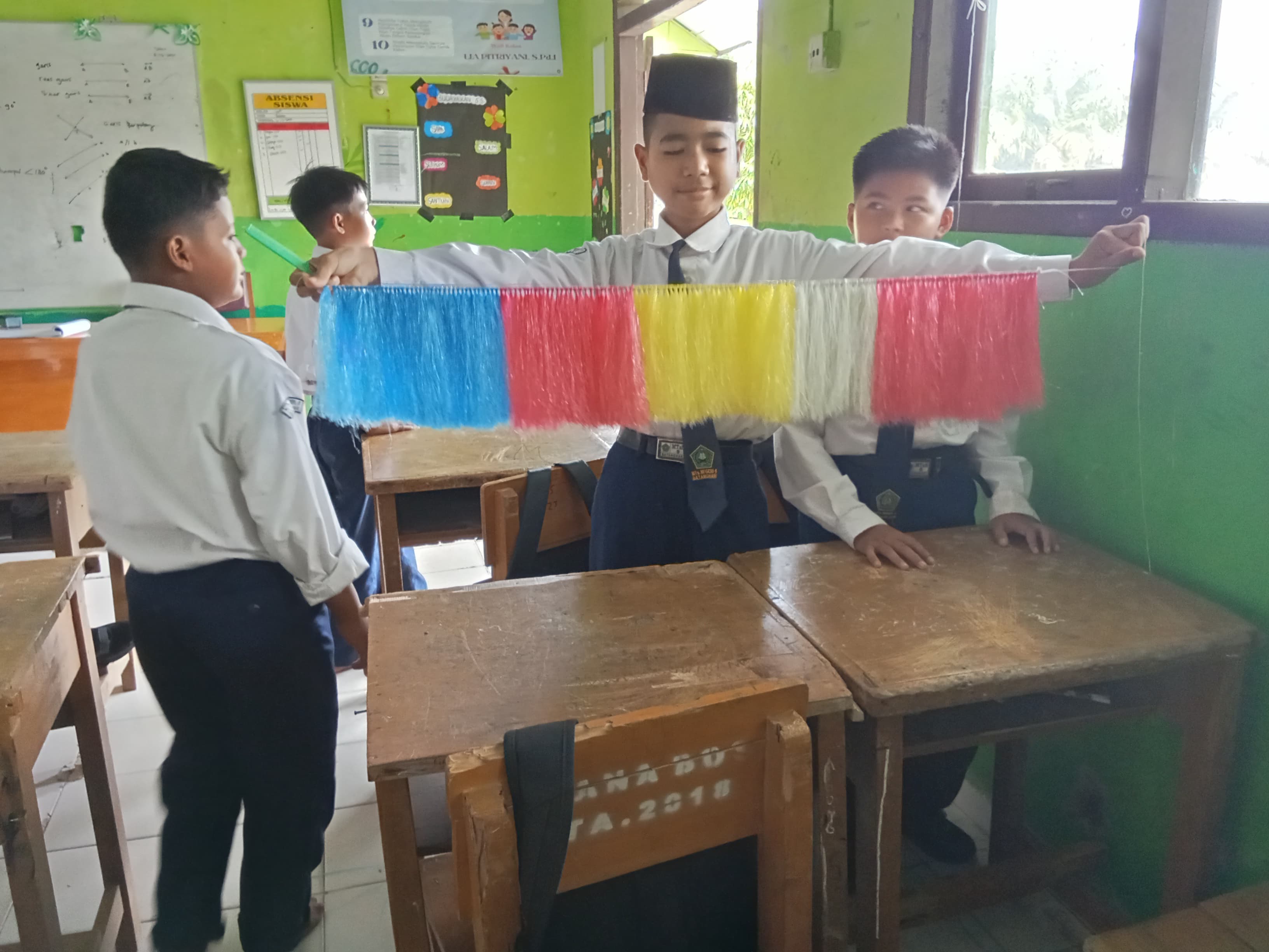 Kemoceng Menjadi Pilihan P5 Tema Kewirausahaan Kelas VIIB Kemoceng Menjadi Pilihan P5 Tema Kewirausahaan Kelas VIIB