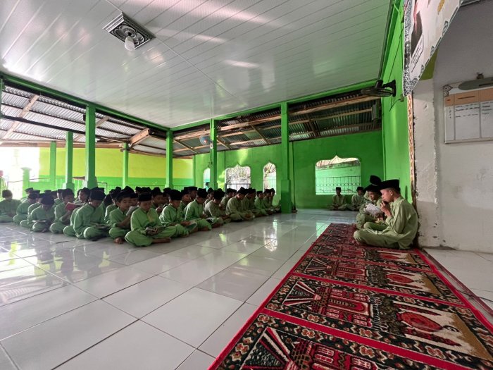MTsN 5 Batang Hari Gelar Yasinan, Tahlil, dan Doa Bersama sebagai Wujud Cinta kepada Allah dan Rasul-Nya