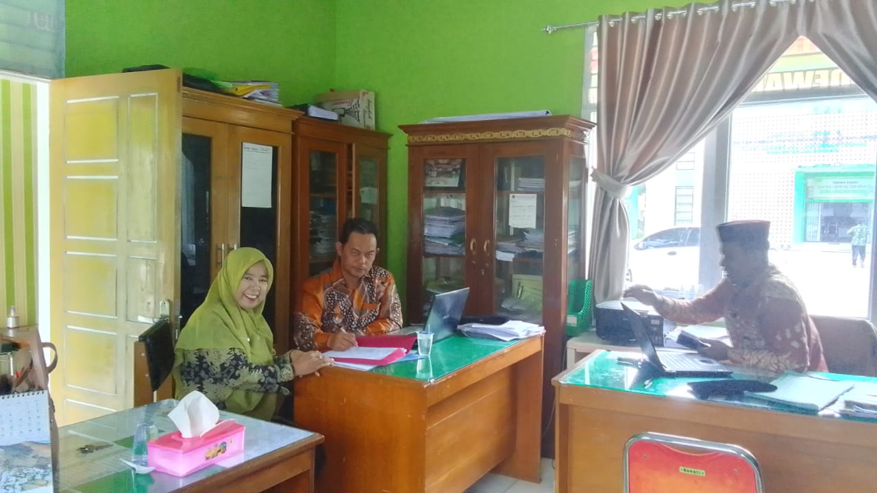 Kepala MTsN 5 Batang Hari Lakukan Koordinasi dan Konsultasi SKMT Guru Bersama Pengawas Pembina di Kankemenag Batang Hari Kepala MTsN 5 Batang Hari Lakukan Koordinasi dan Konsultasi SKMT Guru Bersama Pengawas Pembina di Kankemenag Batang Hari