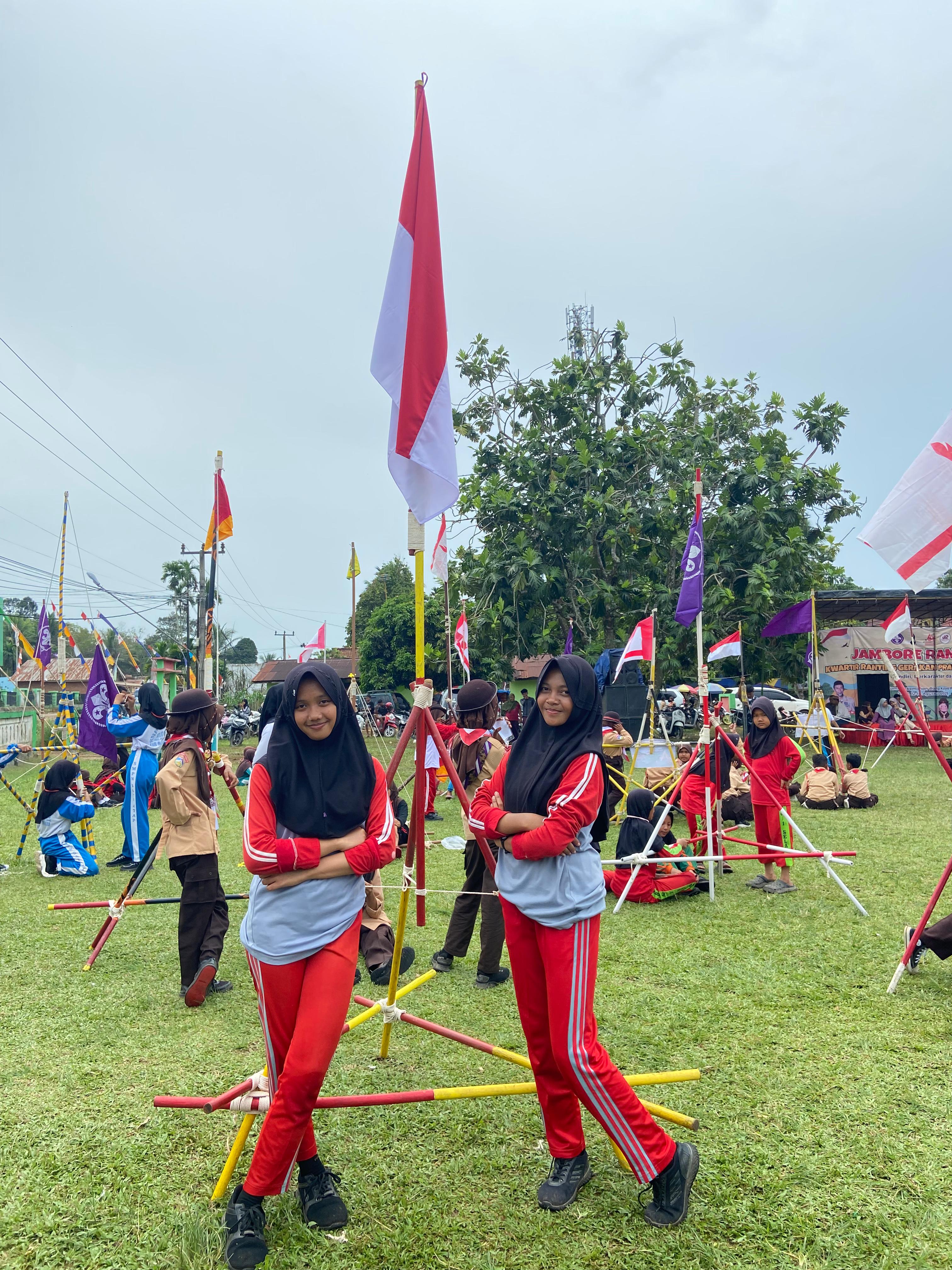 MTsN 5 Batang Hari Ikuti Lomba Pionering di Jambore Ranting Pemayung MTsN 5 Batang Hari Ikuti Lomba Pionering di Jambore Ranting Pemayung