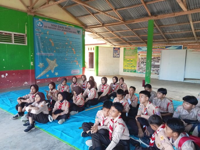 Siswa MTsN 5 Batang Hari Ikuti TC ke-4 Kwarcab di SDN 20/I Jembatan Mas Siswa MTsN 5 Batang Hari Ikuti TC ke-4 Kwarcab di SDN 20/I Jembatan Mas