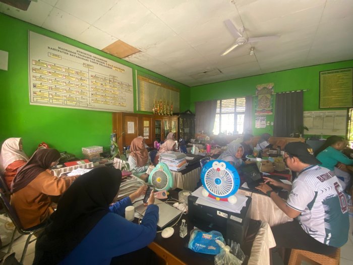 MTsN 5 Batang Hari Gelar Briefing Matangkan Persiapan Pelepasan Siswa Kelas IX Tahun Pelajaran 2025/2026 MTsN 5 Batang Hari Gelar Briefing Matangkan Persiapan Pelepasan Siswa Kelas IX Tahun Pelajaran 2025/2026