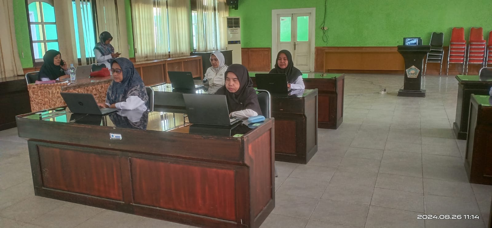 SATU ORANG GURU MTSN 5 BATANG HARI MENGIKUTI UKKJ JABATAN FUNGSIONAL GURU