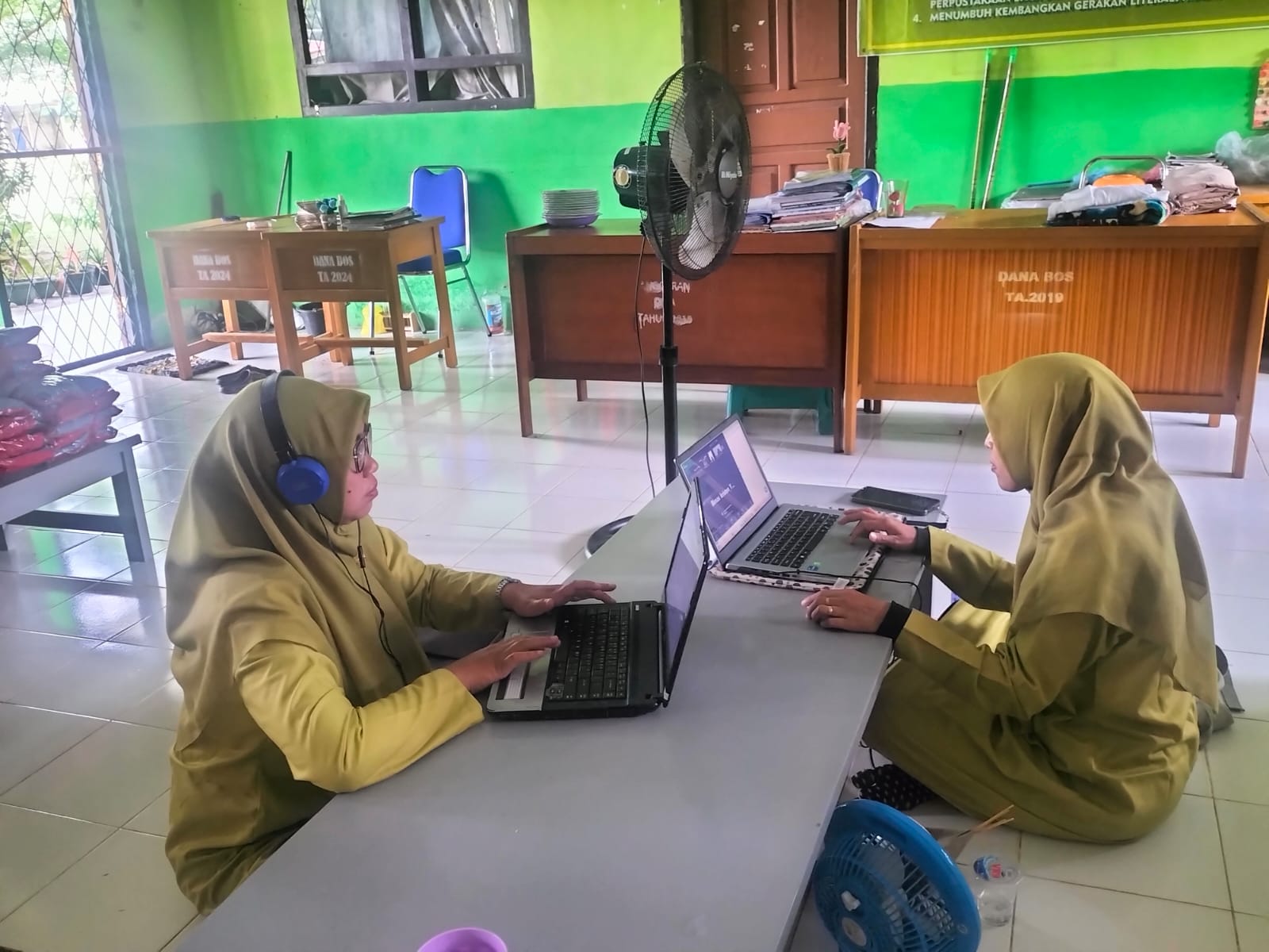 Guru IPA MTsN 5 Batang Hari Ikuti Zoom Terkait UKPPPG dan UKIN PPG Daljab Batch 2 Kemenag Tahun 2025 Guru IPA MTsN 5 Batang Hari Ikuti Zoom Terkait UKPPPG dan UKIN PPG Daljab Batch 2 Kemenag Tahun 2025