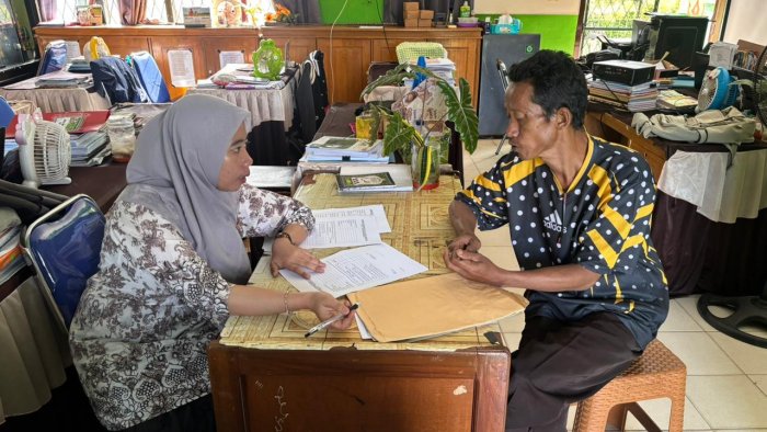 Hari Ketiga Pendaftaran Jalur Prestasi/Afirmasi, Panitia MTsN 5 Batang Hari Siaga Layani Calon Murid Baru Hari Ketiga Pendaftaran Jalur Prestasi/Afirmasi, Panitia MTsN 5 Batang Hari Siaga Layani Calon Murid Baru