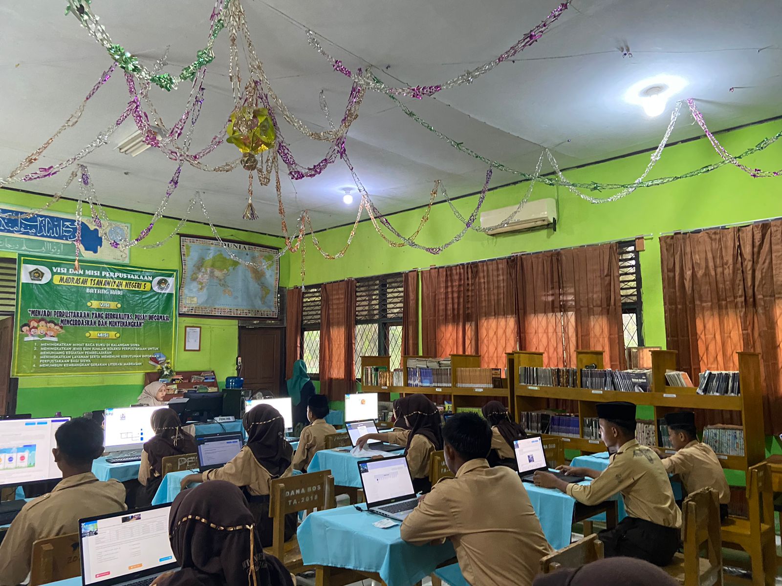 MTsN 5 BATANG HARI SUKSES LAKSANAKAN ANBK 2024