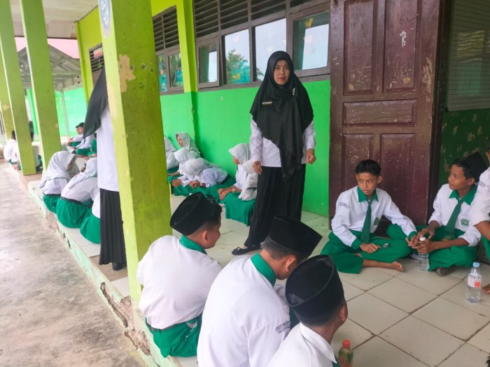Peran Aktif Wali Kelas Penting dalam Menjaga Ketertiban Pelaksanaan Program Makan Bergizi Gratis di MTsN 5 Batang Hari
