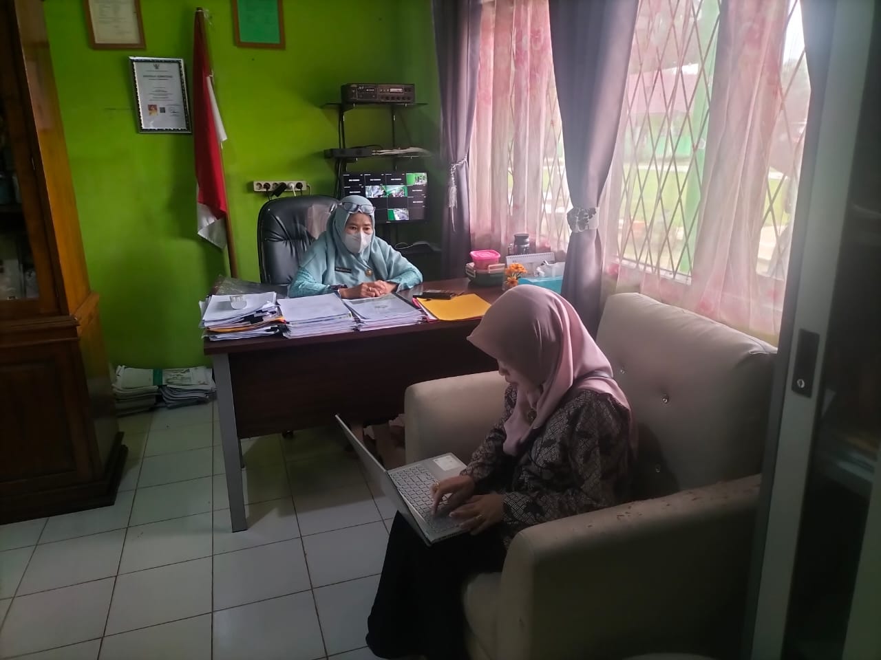 Kepala MTsN 5 Batang Hari dan Wakasis Koordinasi Persiapan HUT RI dan HUT Madrasah Kepala MTsN 5 Batang Hari dan Wakasis Koordinasi Persiapan HUT RI dan HUT Madrasah